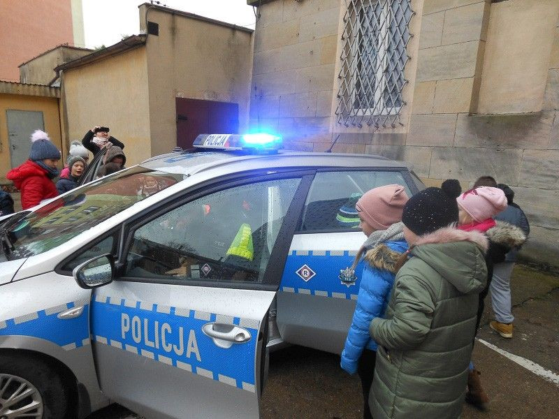 Dzieciaki z Iwin opanowały bolesławiecką komendę policji