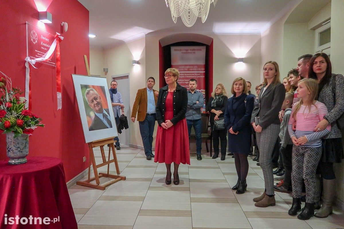 Tablicę poświęconą Dariuszowi Kwaśniewskiemu odsłonięto w Teatrze Starym