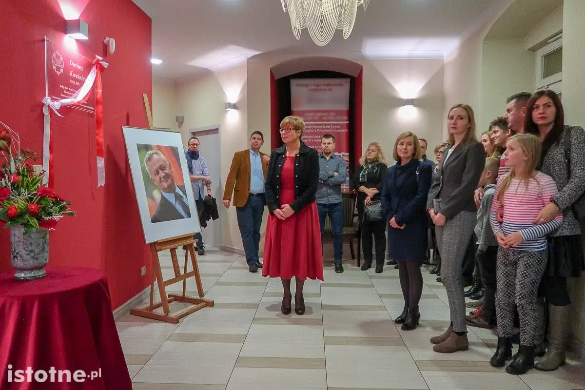 Tablicę poświęconą Dariuszowi Kwaśniewskiemu odsłonięto w Teatrze Starym