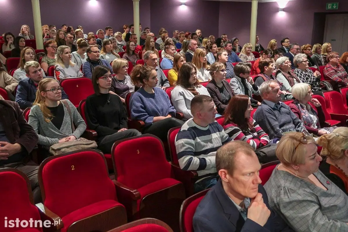 Tablicę poświęconą Dariuszowi Kwaśniewskiemu odsłonięto w Teatrze Starym
