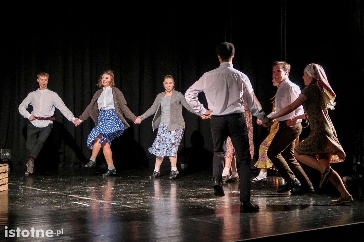 Tablicę poświęconą Dariuszowi Kwaśniewskiemu odsłonięto w Teatrze Starym