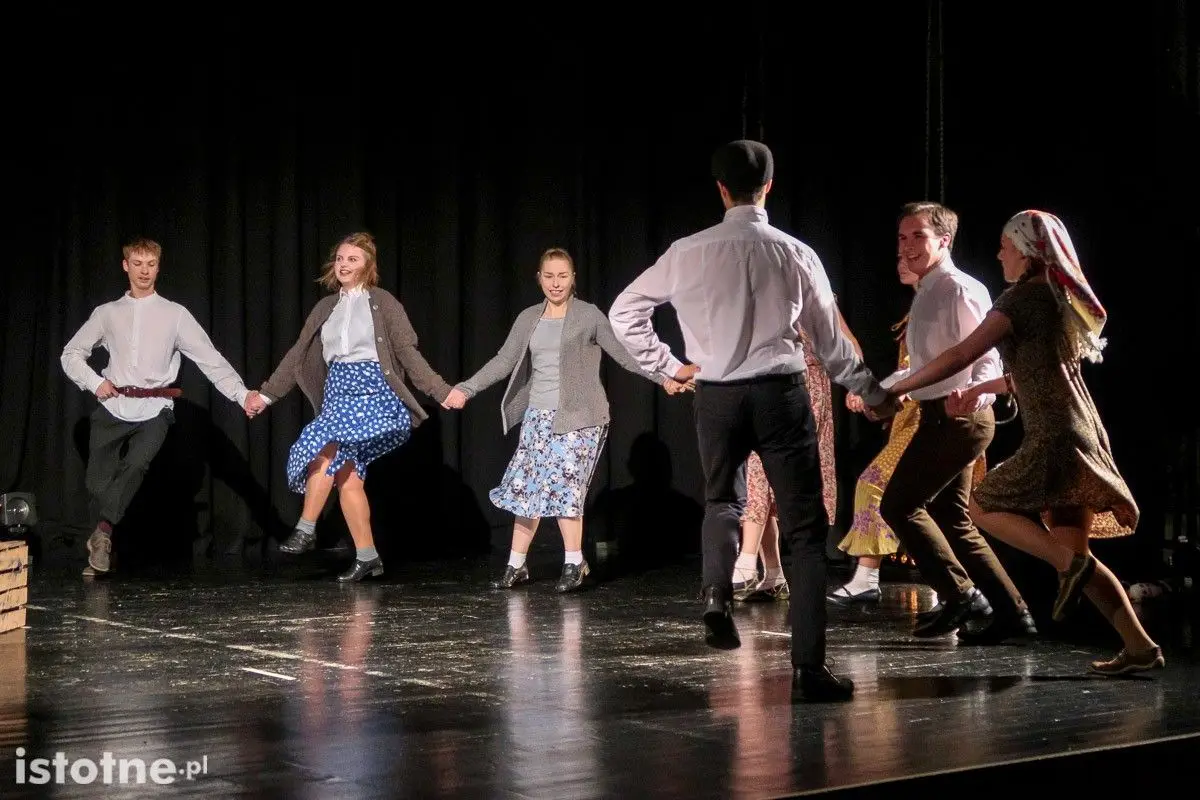Tablicę poświęconą Dariuszowi Kwaśniewskiemu odsłonięto w Teatrze Starym