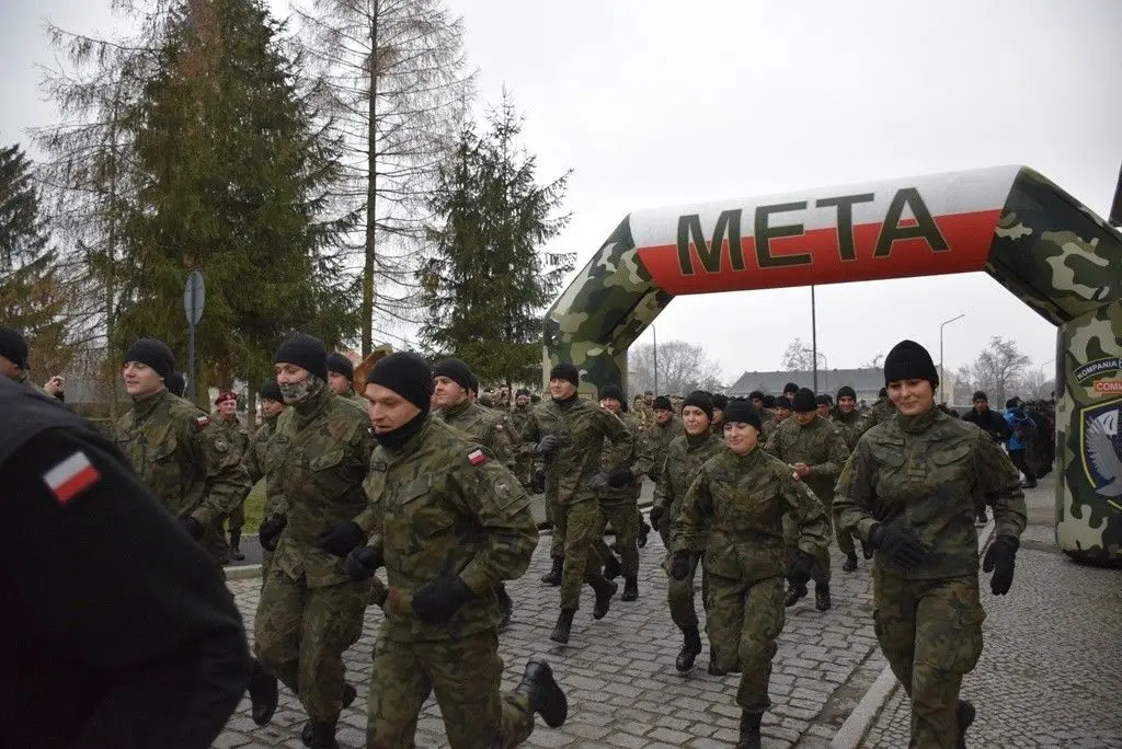 Pobiegli i strzelali dla Niepodległej. Drużyna z II LO druga