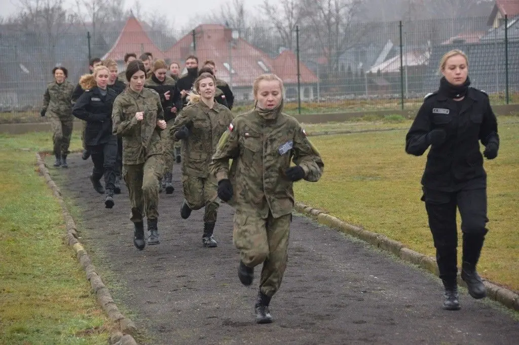 Pobiegli i strzelali dla Niepodległej. Drużyna z II LO druga