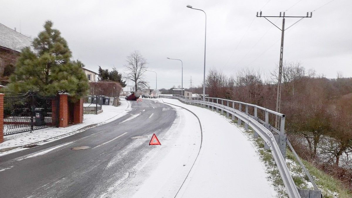 Dachowanie na Zabobrzu. Kierowca dostał 250-zł mandat