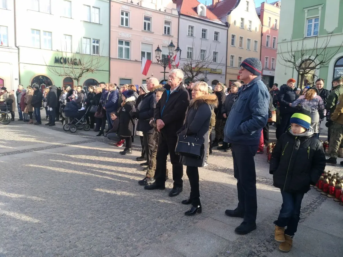 Stop mowie nienawiści w Bolesławcu: żegnamy Pawła Adamowicza