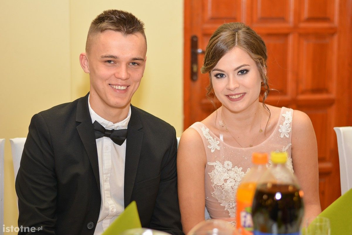 Zobacz, jak bawili się na studniówce uczniowie ZSOiZ