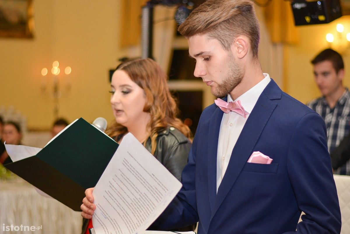 Zobacz, jak bawili się na studniówce uczniowie ZSOiZ