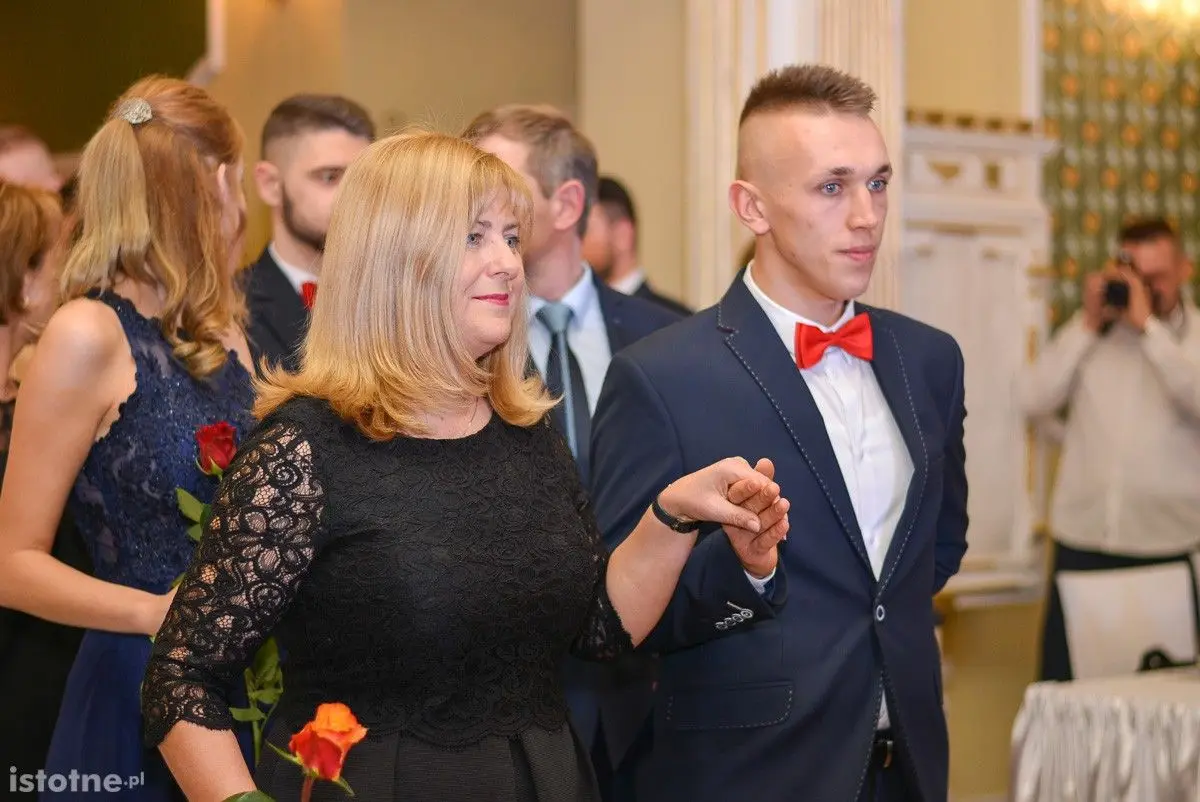 Zobacz, jak bawili się na studniówce uczniowie ZSOiZ