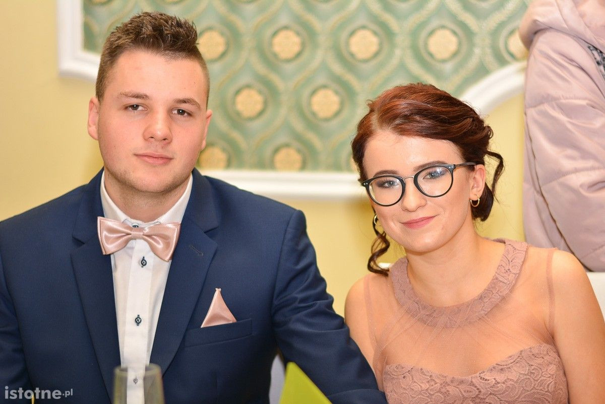 Zobacz, jak bawili się na studniówce uczniowie ZSOiZ