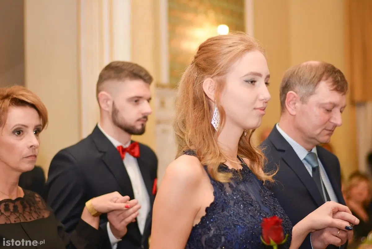 Zobacz, jak bawili się na studniówce uczniowie ZSOiZ