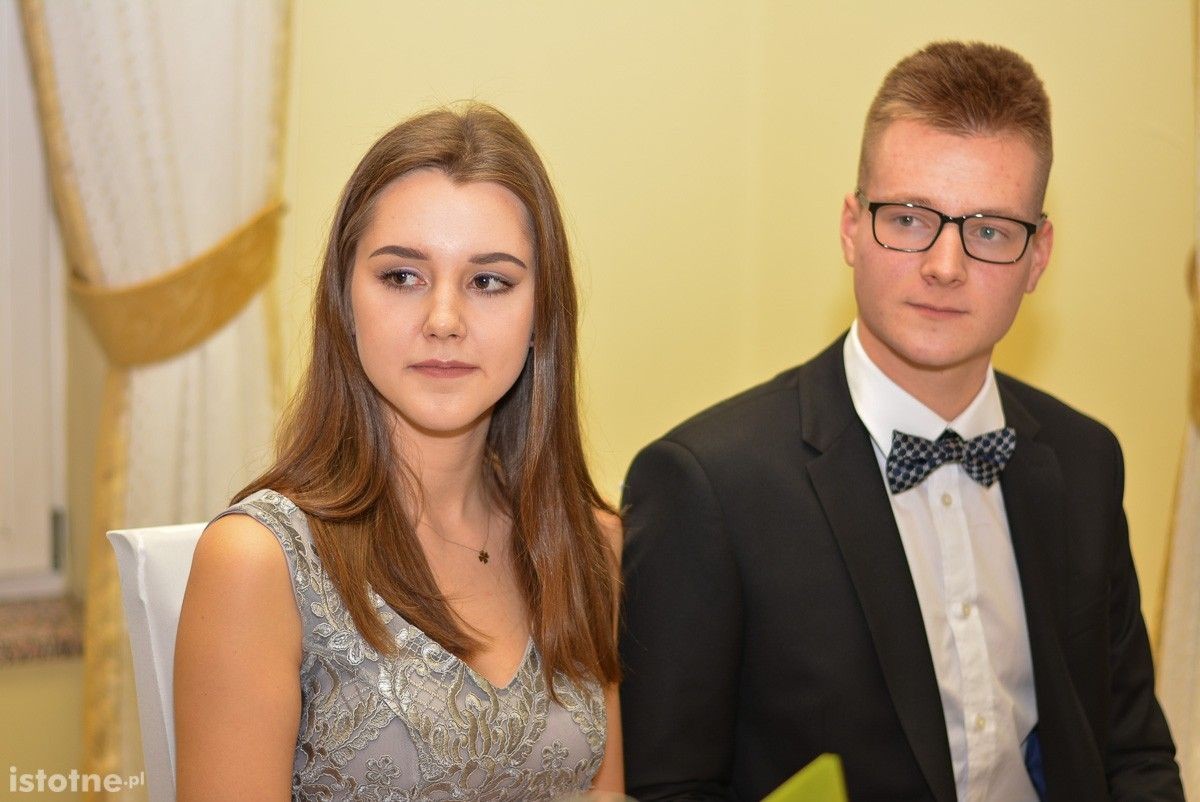 Zobacz, jak bawili się na studniówce uczniowie ZSOiZ