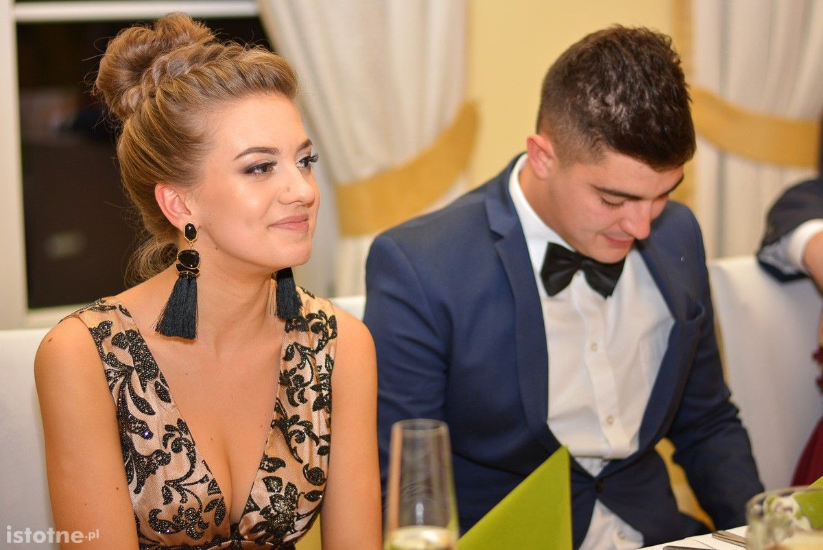 Zobacz, jak bawili się na studniówce uczniowie ZSOiZ