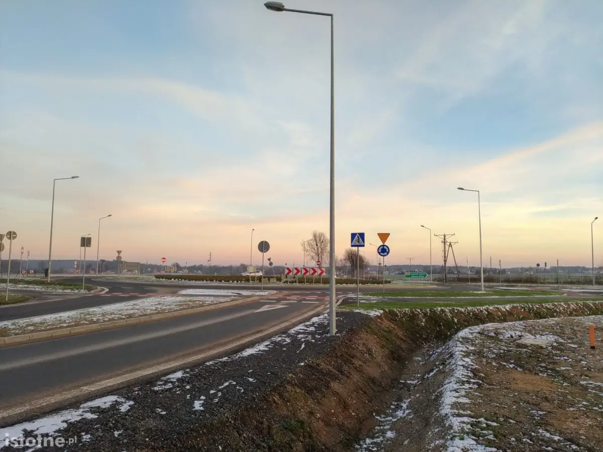 „Ciemność, widzę ciemność”. Czyli bez zmian na rondzie koło Łazisk
