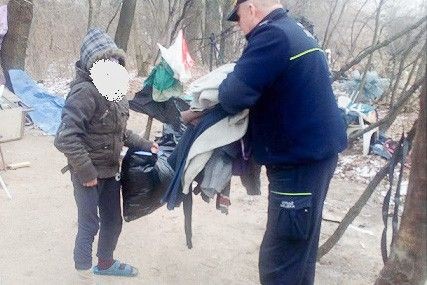 SM apeluje: nie bądź obojętny! Mundurowi zorganizowali zbiórkę kołder