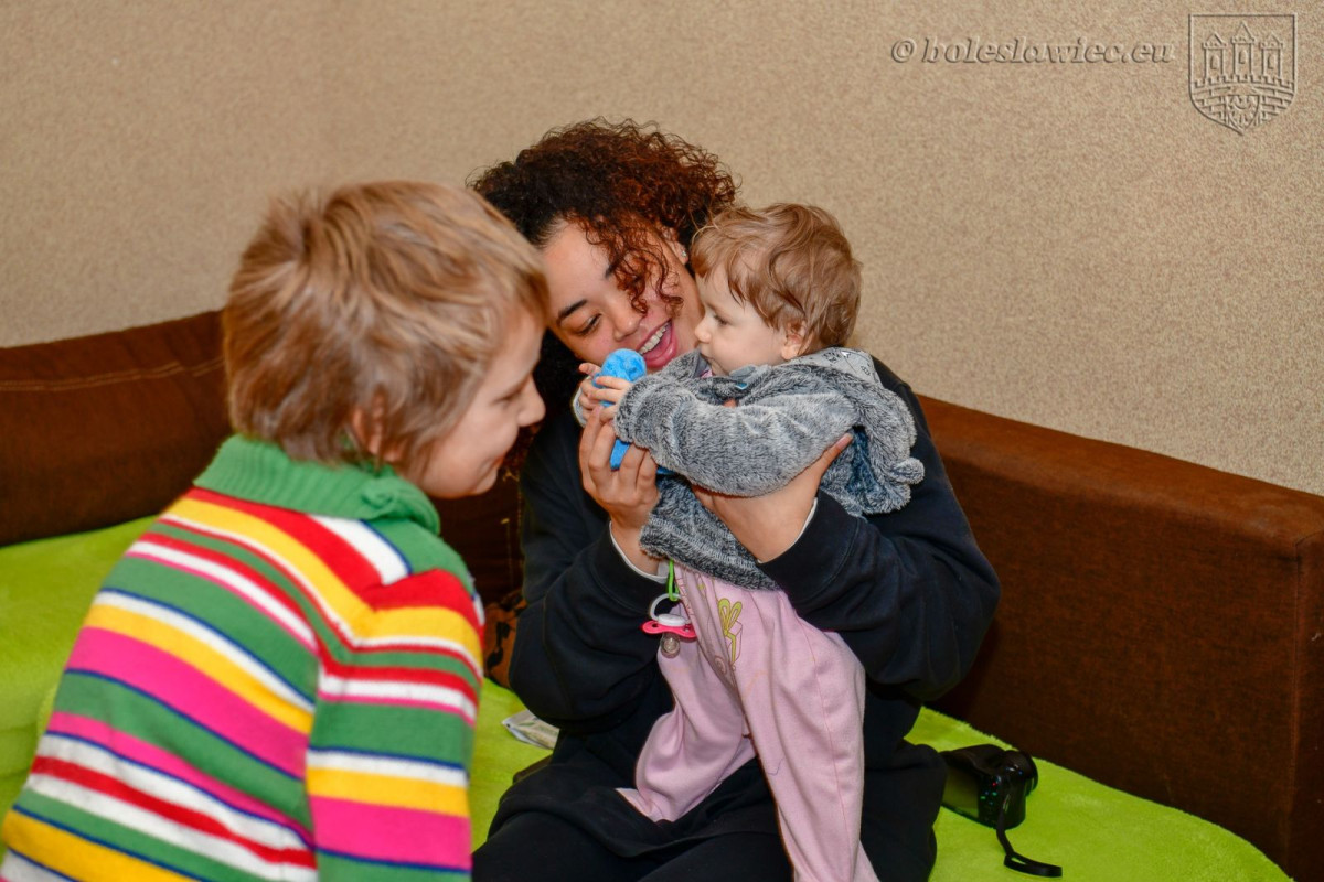 Żołnierze US Army żegnają się z Bolesławcem. Obdarowali dzieciaki z Domu Dziecka