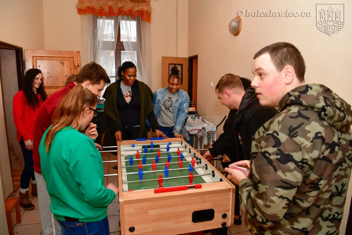 Żołnierze US Army żegnają się z Bolesławcem. Obdarowali dzieciaki z Domu Dziecka