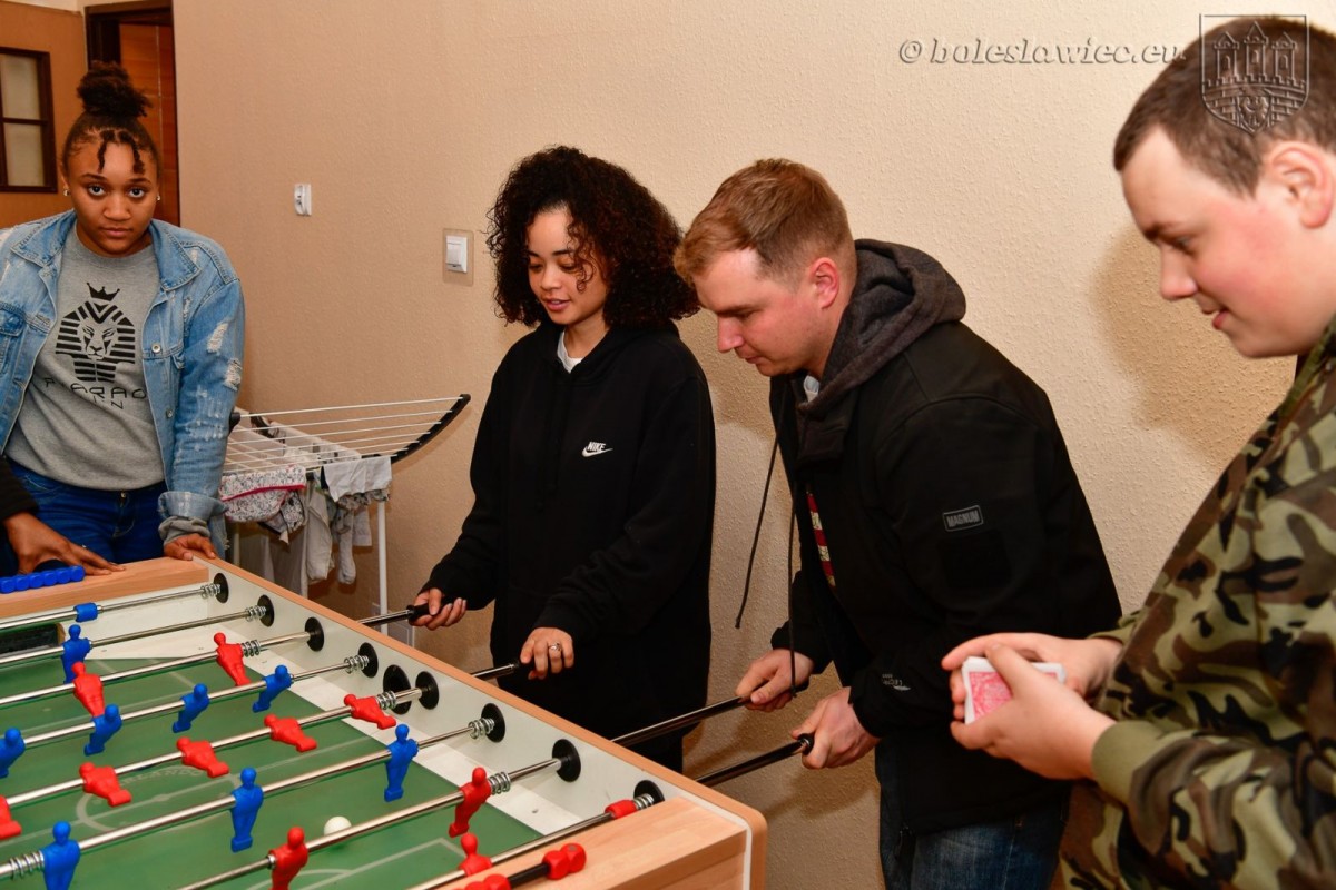 Żołnierze US Army żegnają się z Bolesławcem. Obdarowali dzieciaki z Domu Dziecka