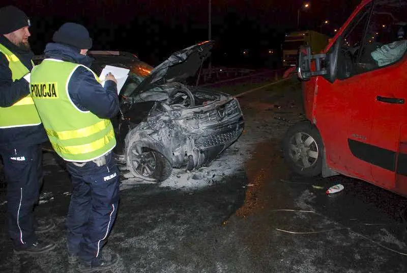 Wypadek na drodze 94. 19-latek stracił prawo jazdy, odpowie przed sądem