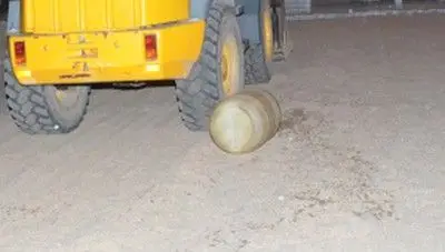 Chcieli ukraść paliwo z koparki. Zostali zatrzymani