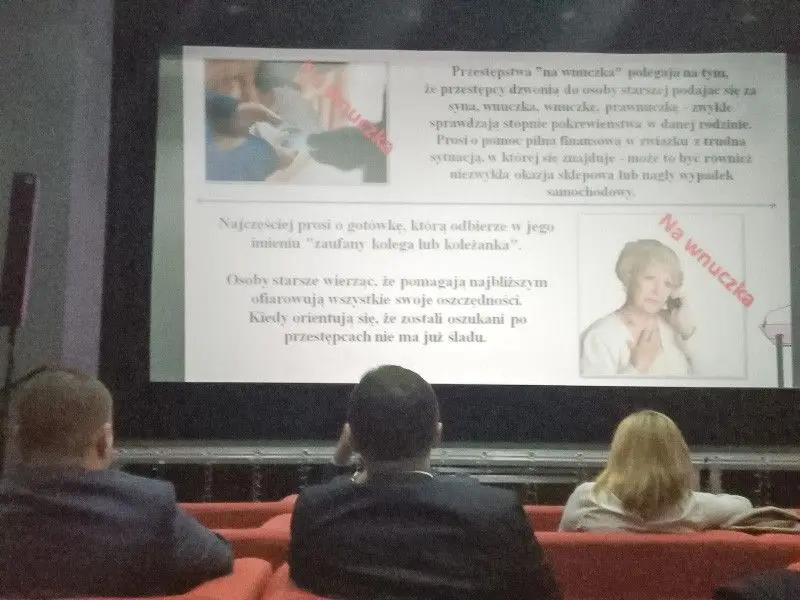 Seniorzy tracą oszczędności! Bankowcy na policyjnym szkoleniu