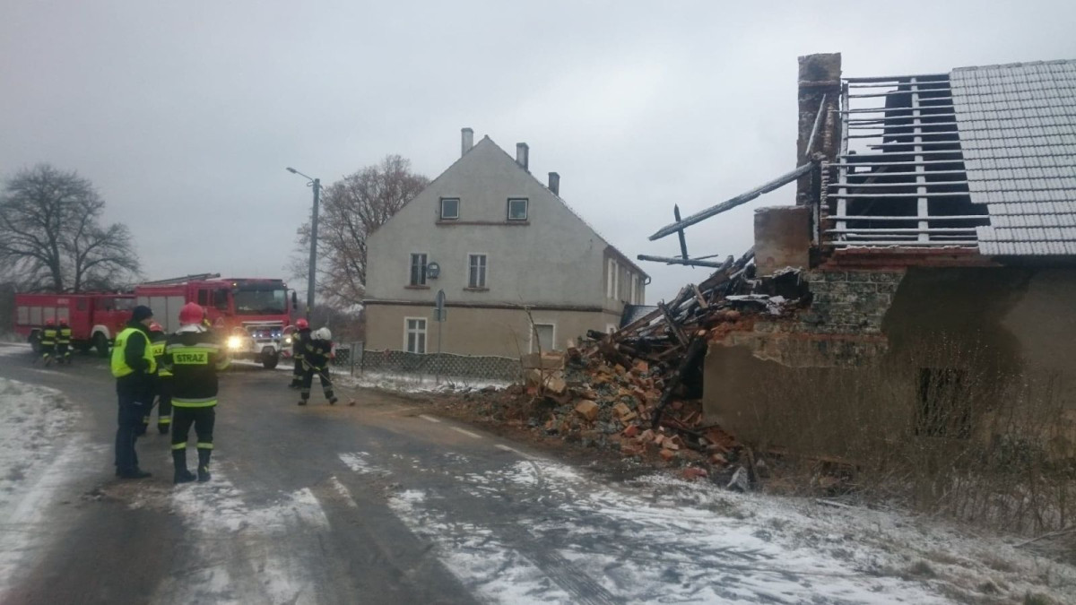 Katastrofa budowlana w Patoce. Runął zniszczony ogniem budynek