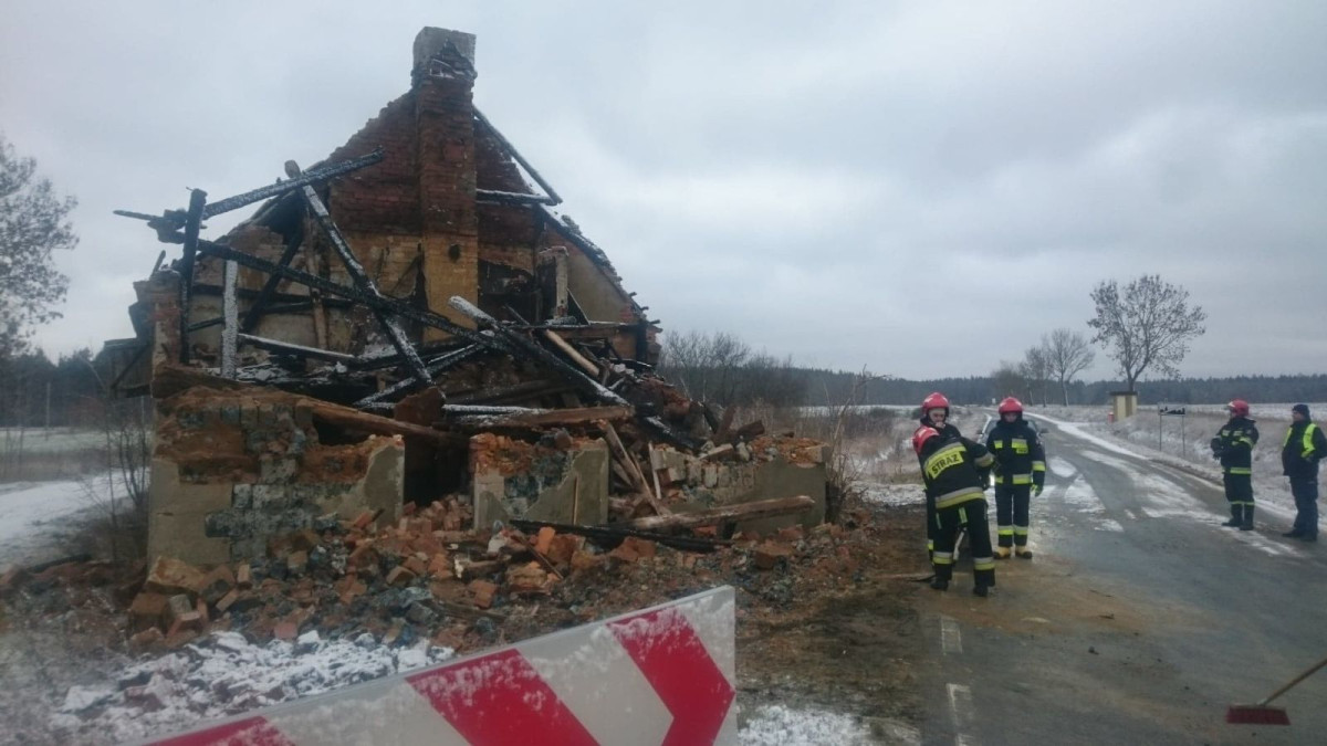 Katastrofa budowlana w Patoce. Runął zniszczony ogniem budynek