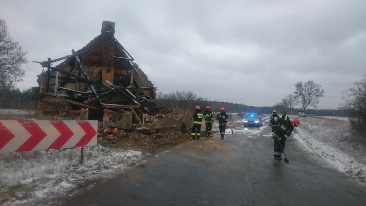 Katastrofa budowlana w Patoce. Runął zniszczony ogniem budynek