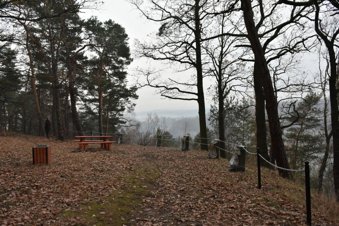 Odnowili Szwajcarię Lwówecką. Ludzie skrytykowali… barierki