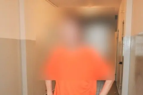 Znęcał się nad 79-letnią matką. Bił ją, wyrzucił z domu. Agresor aresztowany