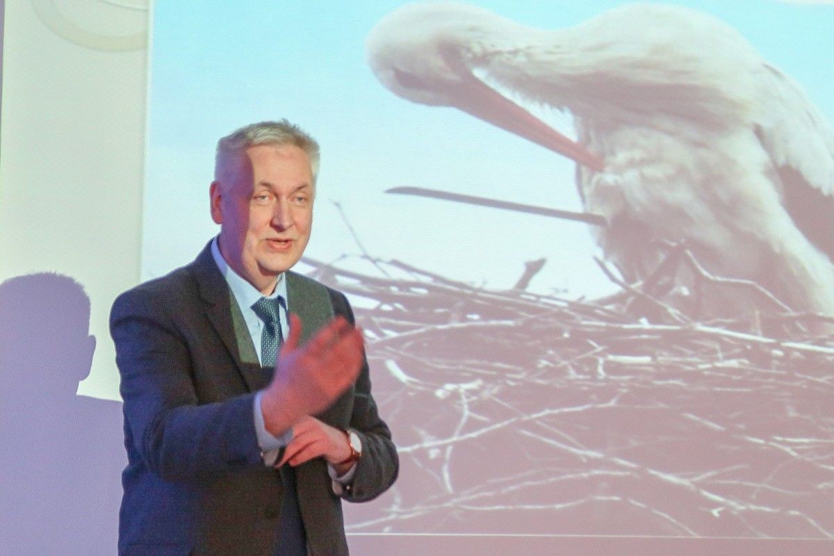 Prof. dr hab. Leszek Jerzak – wykład o bocianach na Uniwersytecie Trzeciego Wieku
