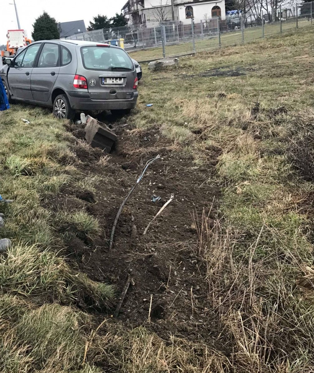 Warta Bolesławiecka: prawie 2 promile i ścięta latarnia