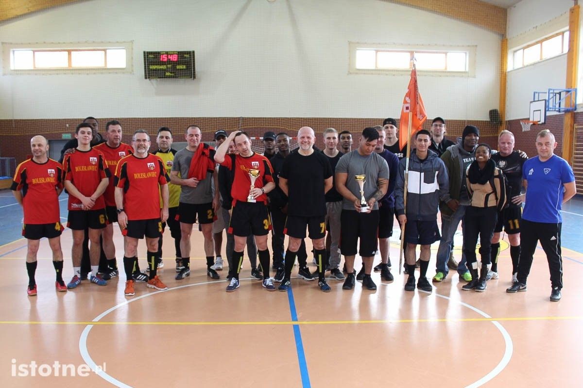 Samorządowcy zmierzyli się z US Army w halówkę