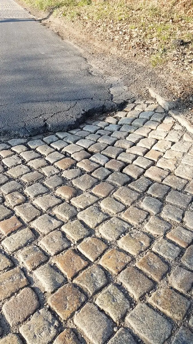 Droga w Otoku. Czytelnik: Można zawieszenie zerwać