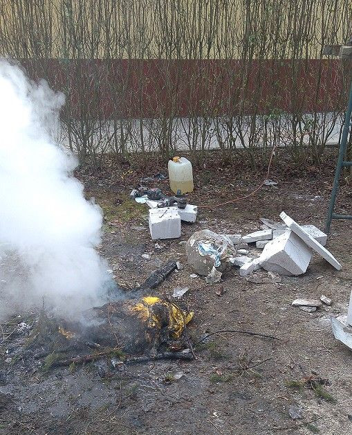 Gryzący problem: bolesławianie nadal spalają śmieci