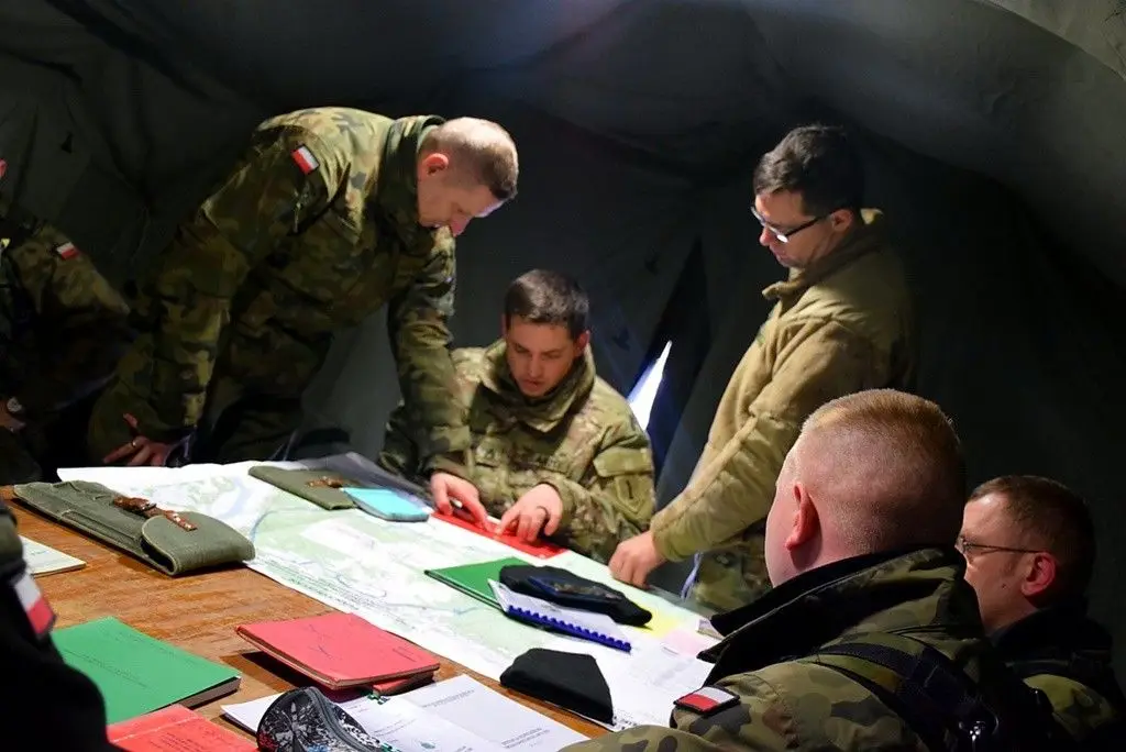 Bolesławieccy artylerzyści strzelają na toruńskim poligonie
