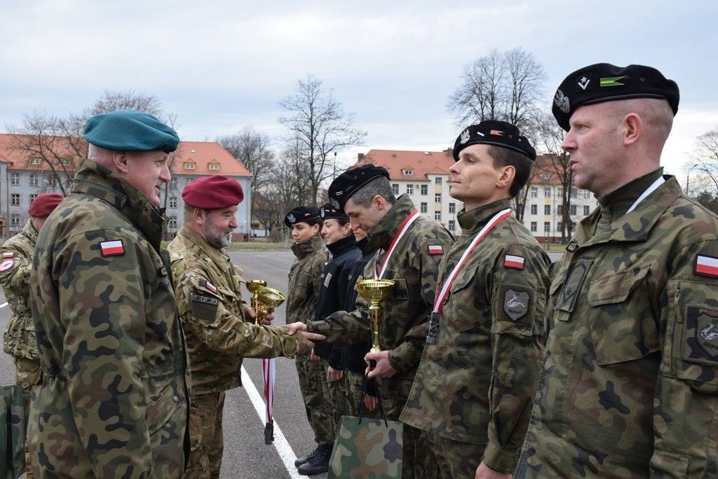 Bieg i manewry z okazji Dnia Żołnierzy Wyklętych