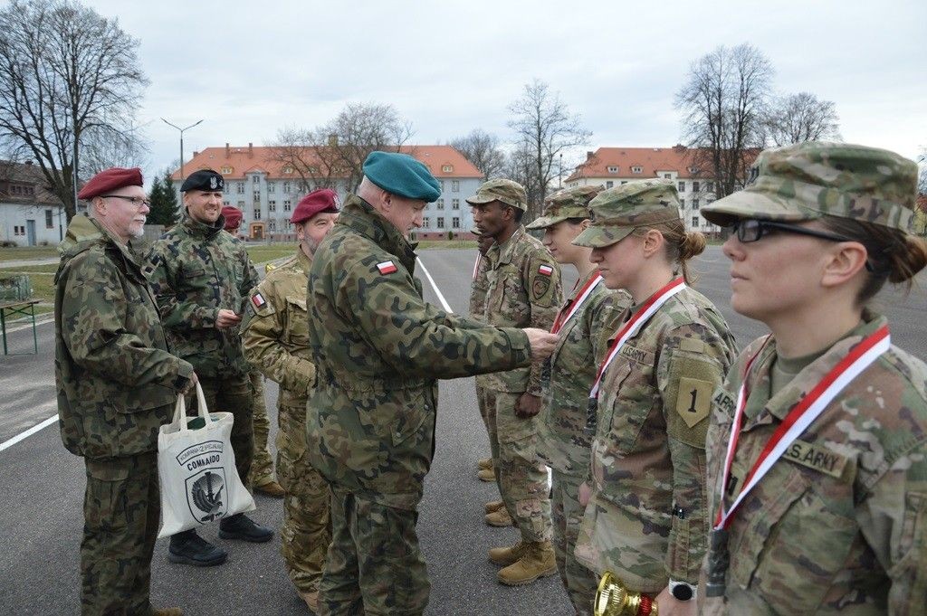 Bieg i manewry z okazji Dnia Żołnierzy Wyklętych
