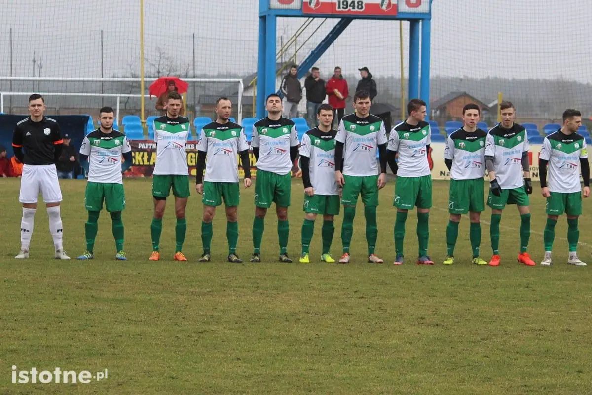 W niedzielnym meczu bolesławianie przegrali z Orkanem Szczedrzykowice 0:2.