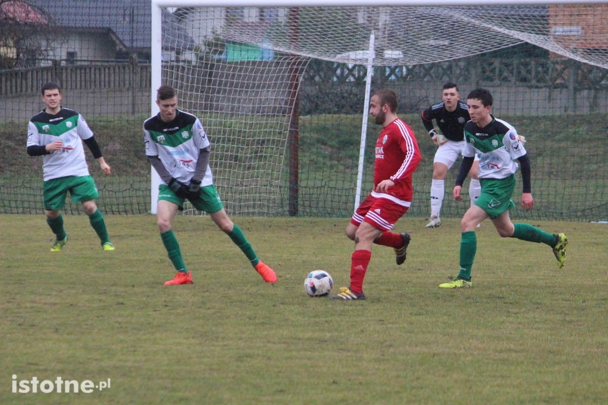 W niedzielnym meczu bolesławianie przegrali z Orkanem Szczedrzykowice 0:2.