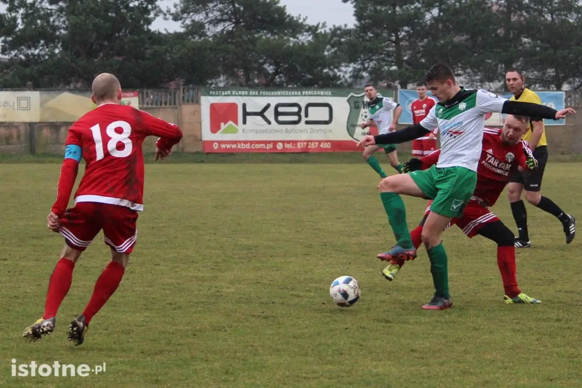 W niedzielnym meczu bolesławianie przegrali z Orkanem Szczedrzykowice 0:2.