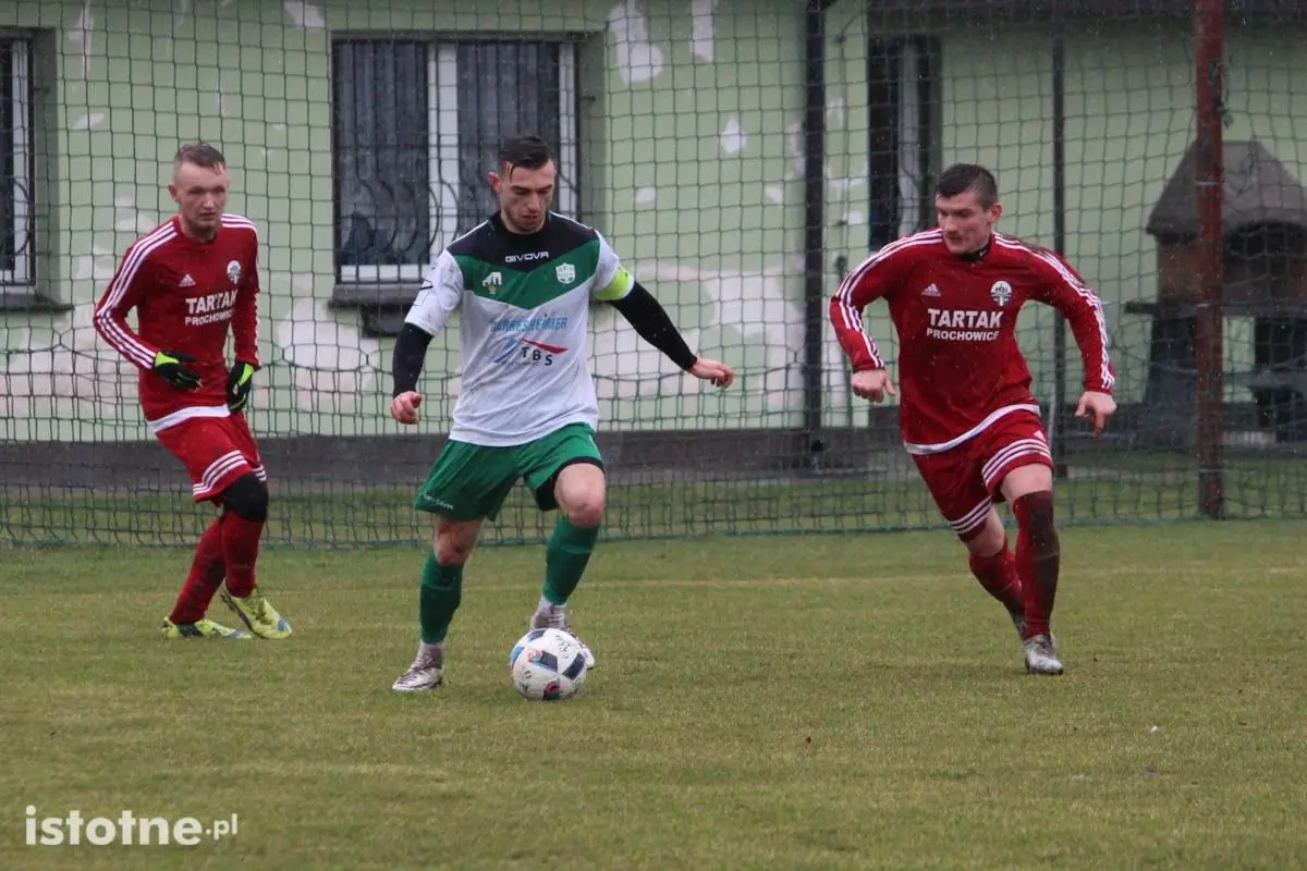W niedzielnym meczu bolesławianie przegrali z Orkanem Szczedrzykowice 0:2.