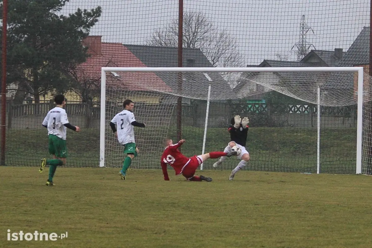 W niedzielnym meczu bolesławianie przegrali z Orkanem Szczedrzykowice 0:2.