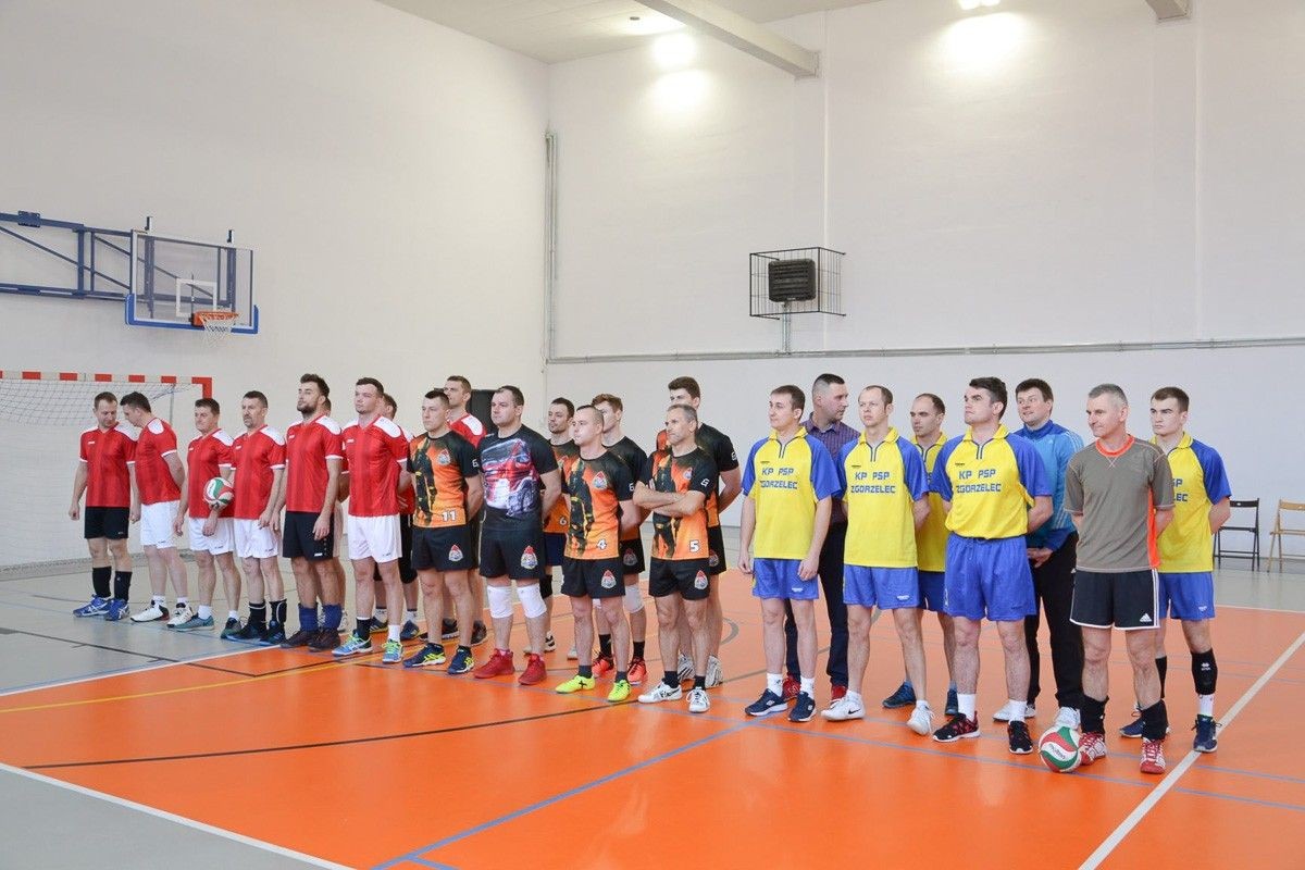 Strażackie rozgrywki siatkarskie: bolesławieccy mundurowi w półfinale