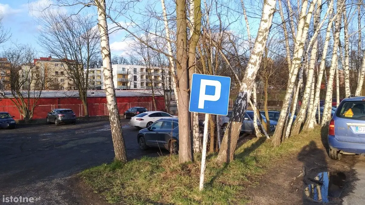 Jest problem z parkowaniem przy szpitalu powiatowym?