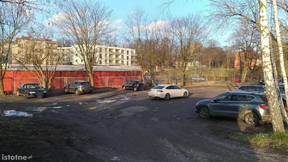 Jest problem z parkowaniem przy szpitalu powiatowym?