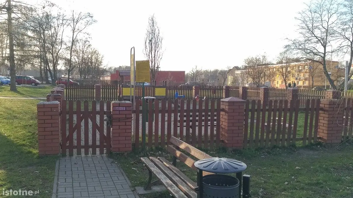 Plac zabaw przy Wojska Polskiego nadal zamknięty