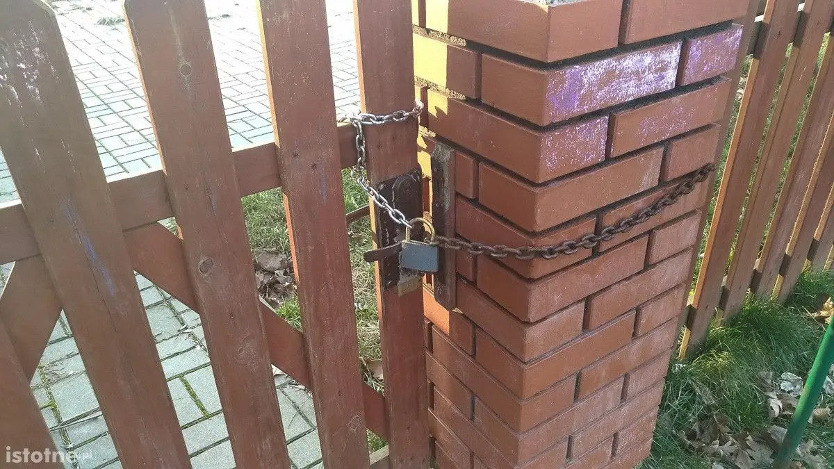 Plac zabaw przy Wojska Polskiego nadal zamknięty