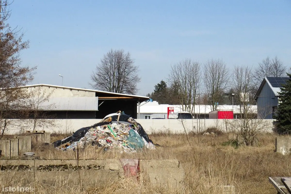 Hałda śmieci straszy na Orlej