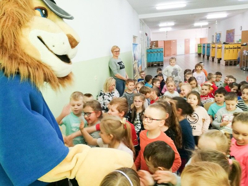 Komisarz Lew z wizytą w nowogrodzieckim przedszkolu